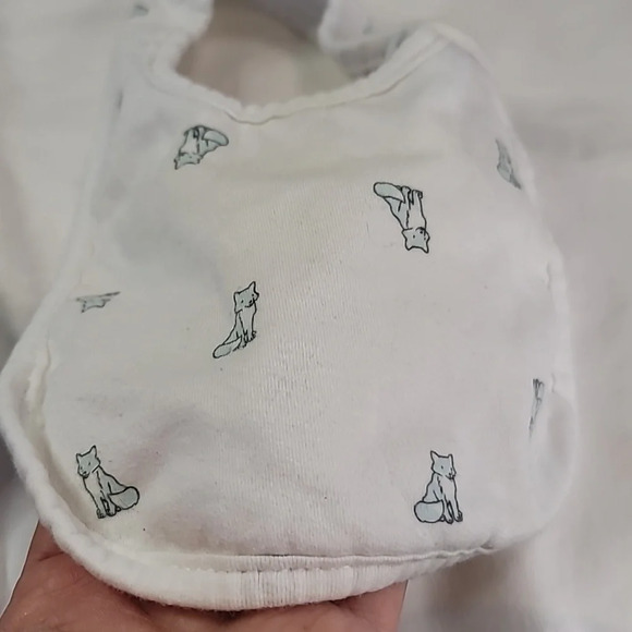 Bundle of 4 bibs - Picture 2 of 2